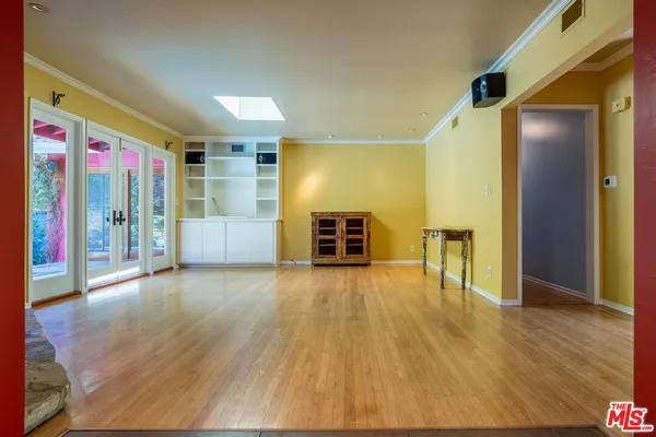 $10,000 | 2524 Laurel Pass Avenue, Los Angeles, CA 90046