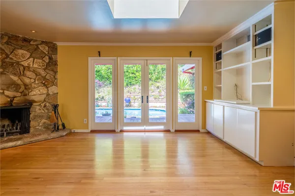 $10,000 | 2524 Laurel Pass Avenue, Los Angeles, CA 90046