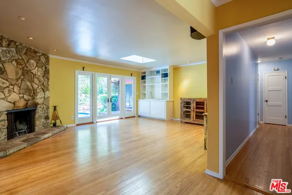 $10,000 | 2524 Laurel Pass Avenue, Los Angeles, CA 90046