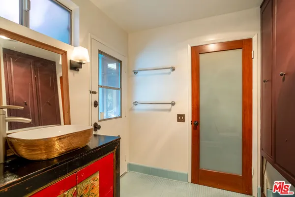 $10,000 | 2524 Laurel Pass Avenue, Los Angeles, CA 90046