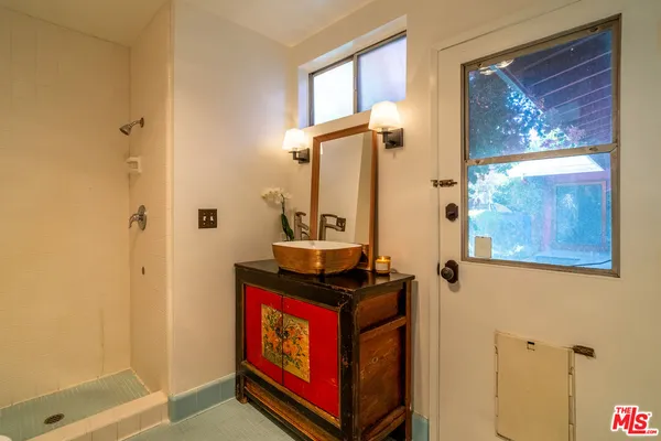 $10,000 | 2524 Laurel Pass Avenue, Los Angeles, CA 90046