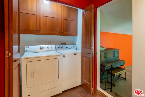 $10,000 | 2524 Laurel Pass Avenue, Los Angeles, CA 90046