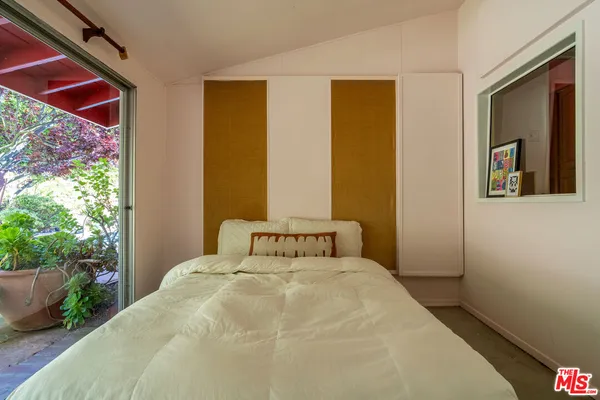$10,000 | 2524 Laurel Pass Avenue, Los Angeles, CA 90046
