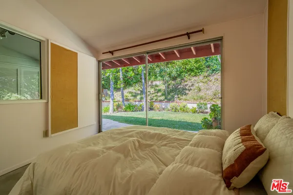 $10,000 | 2524 Laurel Pass Avenue, Los Angeles, CA 90046