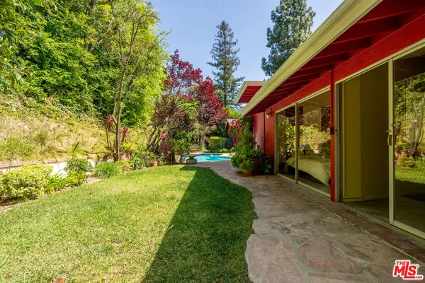 $10,000 | 2524 Laurel Pass Avenue, Los Angeles, CA 90046