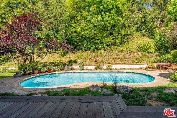 $10,000 | 2524 Laurel Pass Avenue, Los Angeles, CA 90046