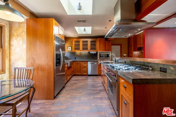 $10,000 | 2524 Laurel Pass Avenue, Los Angeles, CA 90046