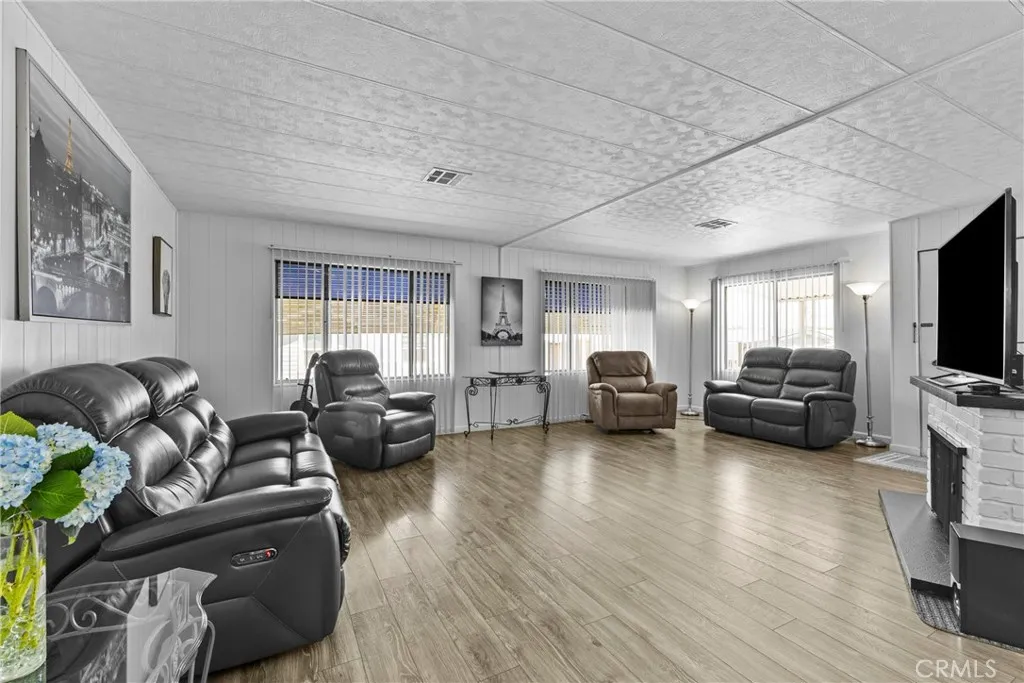 4000 Pierce Street, Unit 132 Riverside, CA 92505 - Photo 11 of 43 Living room