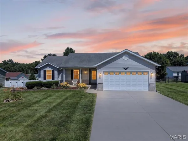 $275,000 | 1072 Huntington Drive, Troy, MO 63379