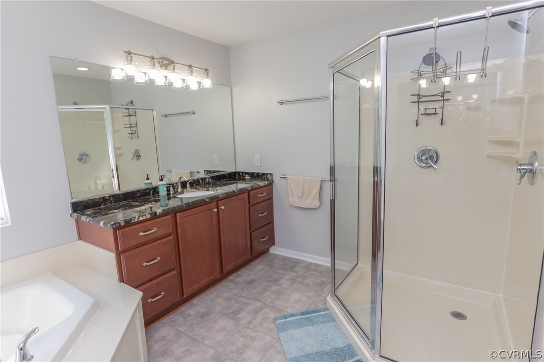 15824 Longlands Road Chesterfield, VA 23832 - Photo 30 of 50 Master bathroom with large glass shower.