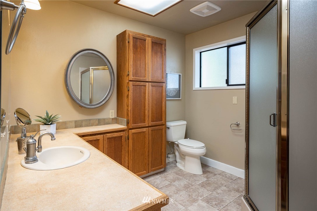 21416 Tramp Harbor Road Southwest Vashon, WA 98070 - Photo 14 of 40 Gallery Image 14