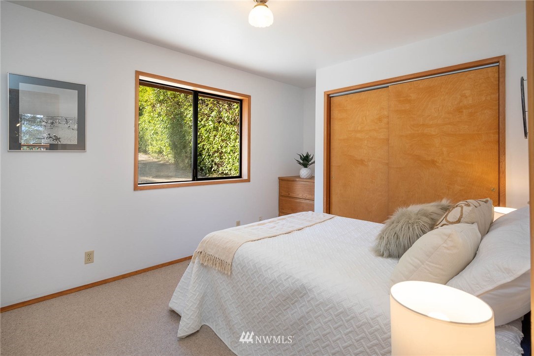 21416 Tramp Harbor Road Southwest Vashon, WA 98070 - Photo 15 of 40 Gallery Image 15