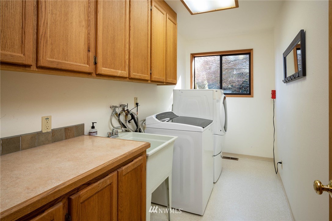 21416 Tramp Harbor Road Southwest Vashon, WA 98070 - Photo 17 of 40 Gallery Image 17
