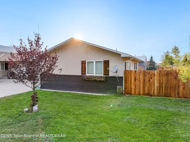 $425,000 | 102 Taylor Creek Road, Dubois, WY 82513