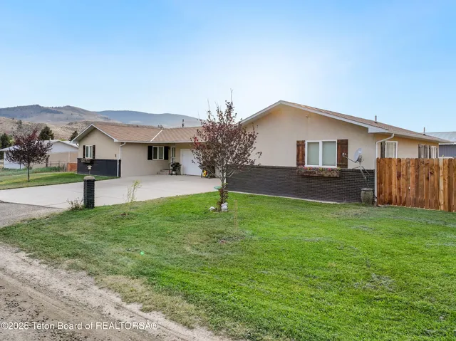 $425,000 | 102 Taylor Creek Road, Dubois, WY 82513