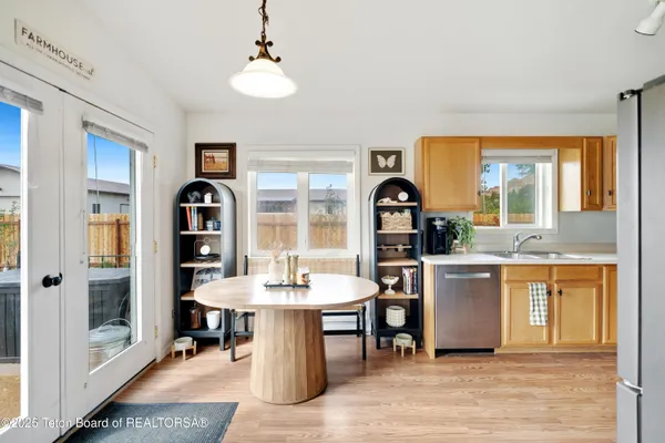 $425,000 | 102 Taylor Creek Road, Dubois, WY 82513