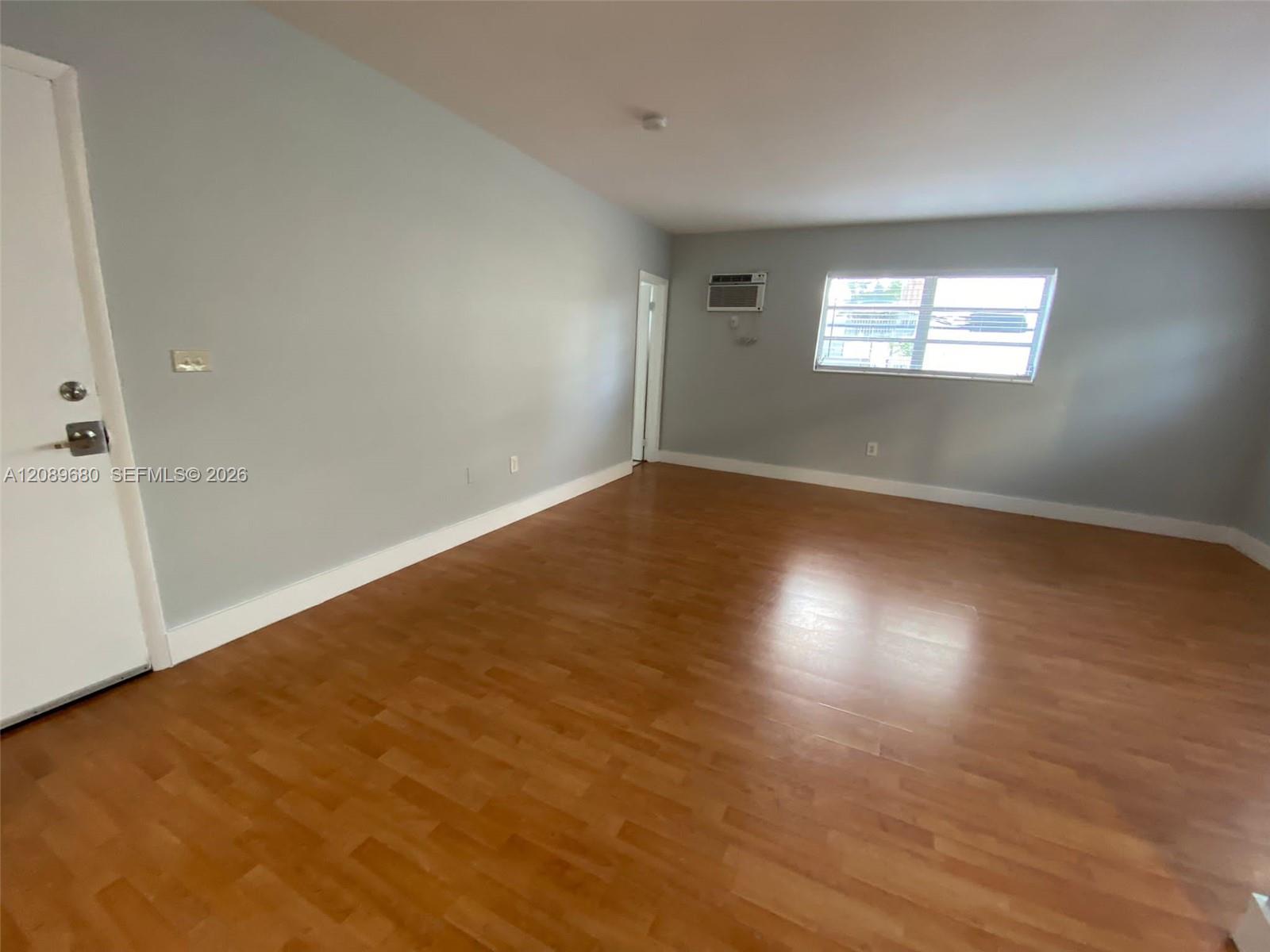 1334 Alton Road, Unit B5 Miami Beach, FL 33139 - Photo 5 of 9 Gallery Image 5