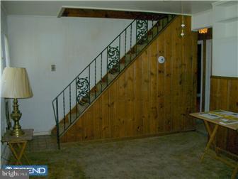 6950 Fowler Street Philadelphia, PA 19128 - Photo 6 of 10 Living Room