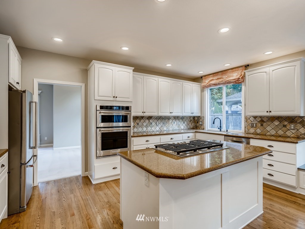 23332 13th Avenue Southeast Bothell, WA 98021 - Photo 9 of 29