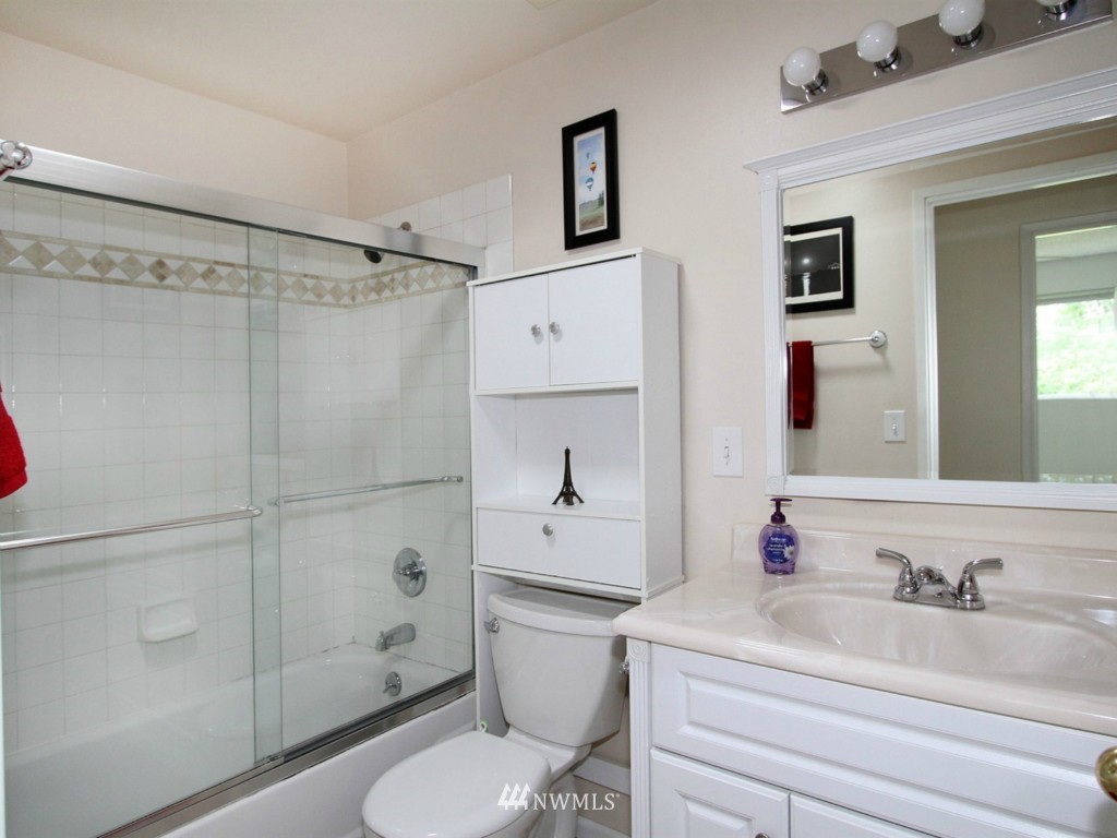 17703 113th Place Southeast Renton, WA 98055 - Photo 8 of 16 Gallery Image 8