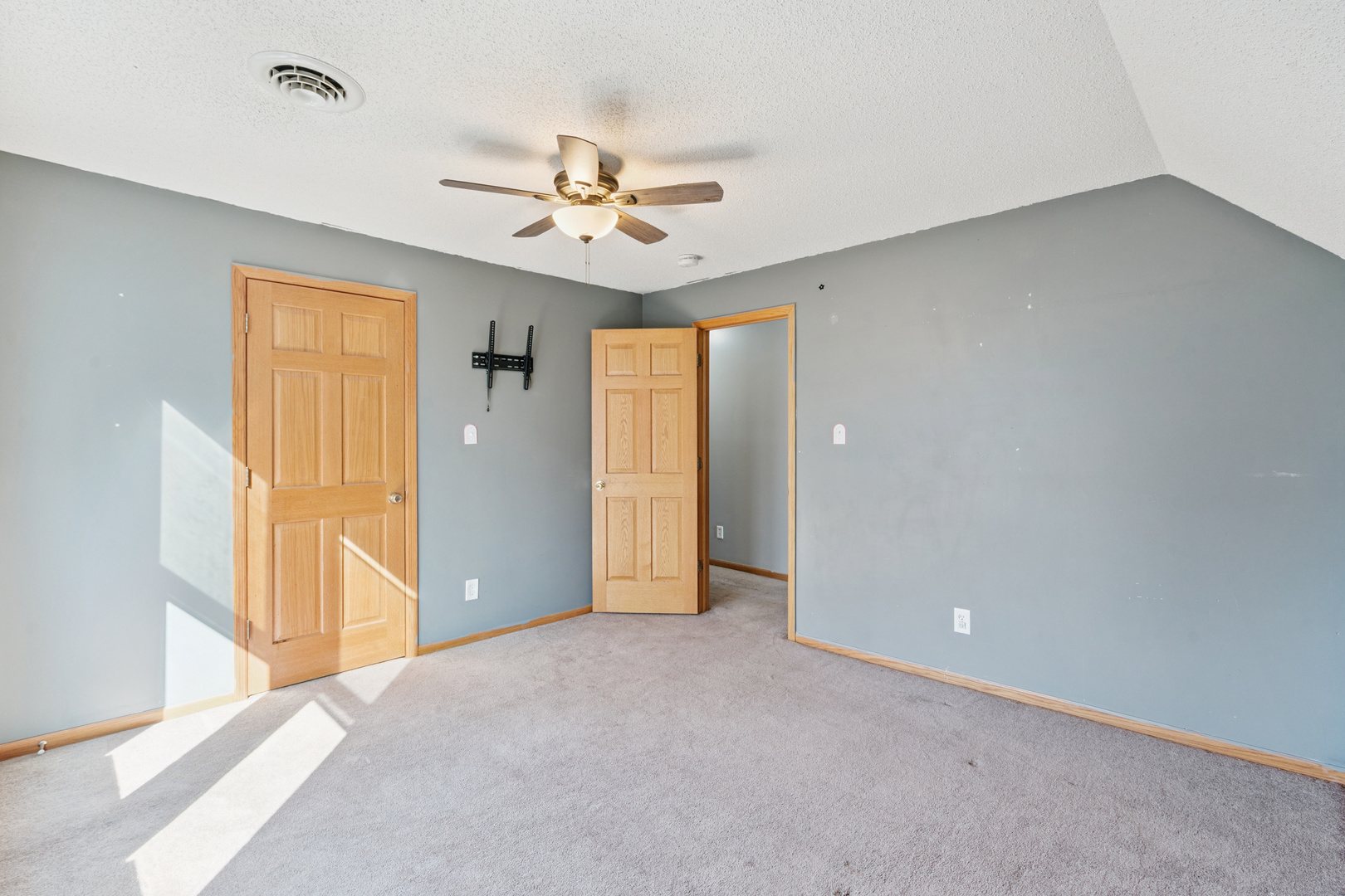 1315 Pershing Boulevard Clinton, IA 52732 - Photo 18 of 25