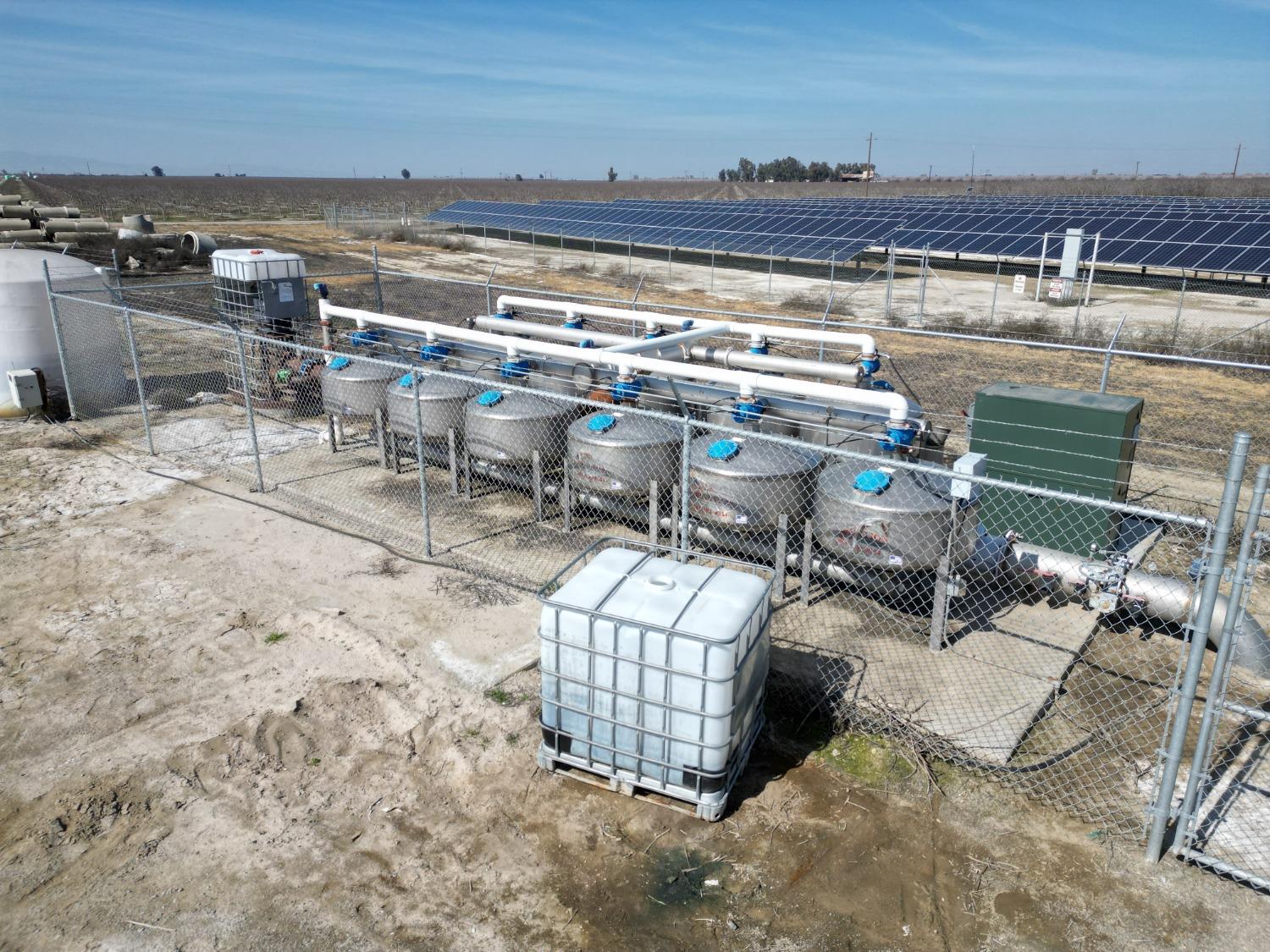 0 Moc: Oliveira Ranch Lemoore, CA 93245 - Photo 24 of 25 a view of a chairs and table in the terrace