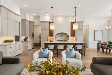 $1,810,000 | 1543 Hewitt Drive, Houston, TX 77018