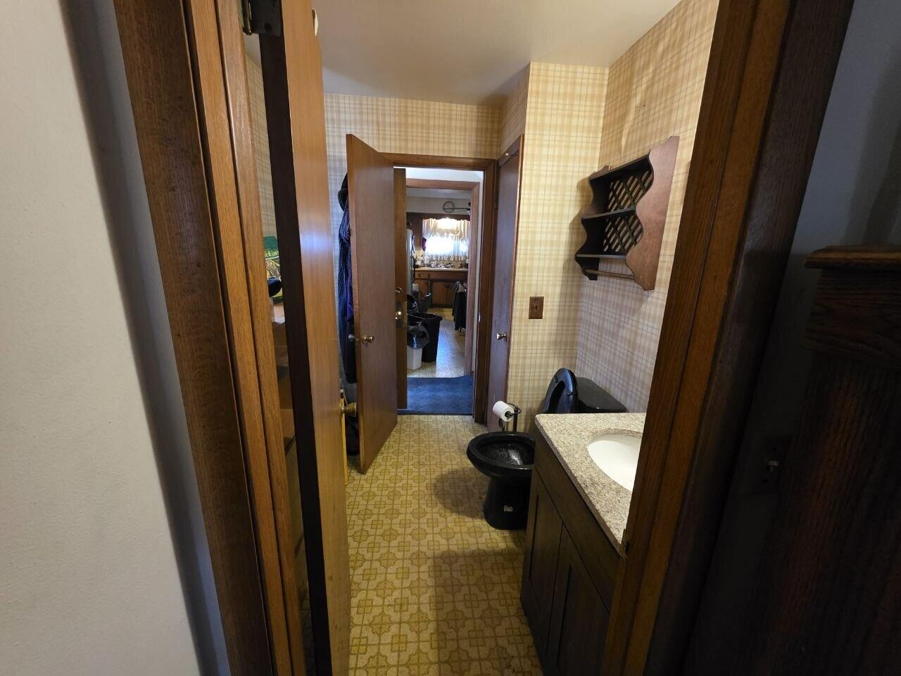 5654 North 90th Street Milwaukee, WI 53225 - Photo 11 of 14 Milwaukee, WI 11