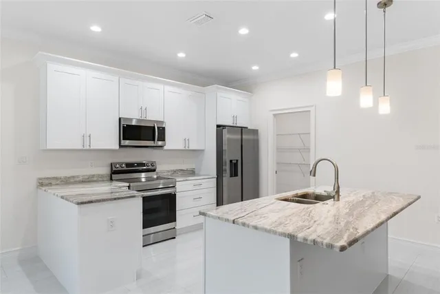 $405,000 | 701 East Dr Martin Luther King Jr Boulevard, Plant City, FL 33563