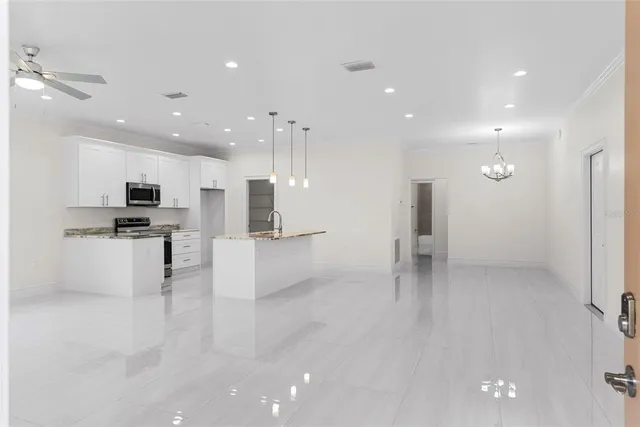 $405,000 | 701 East Dr Martin Luther King Jr Boulevard, Plant City, FL 33563