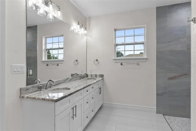 $405,000 | 701 East Dr Martin Luther King Jr Boulevard, Plant City, FL 33563