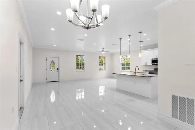 $405,000 | 701 East Dr Martin Luther King Jr Boulevard, Plant City, FL 33563