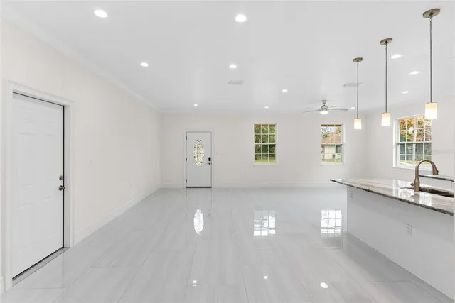 $405,000 | 701 East Dr Martin Luther King Jr Boulevard, Plant City, FL 33563