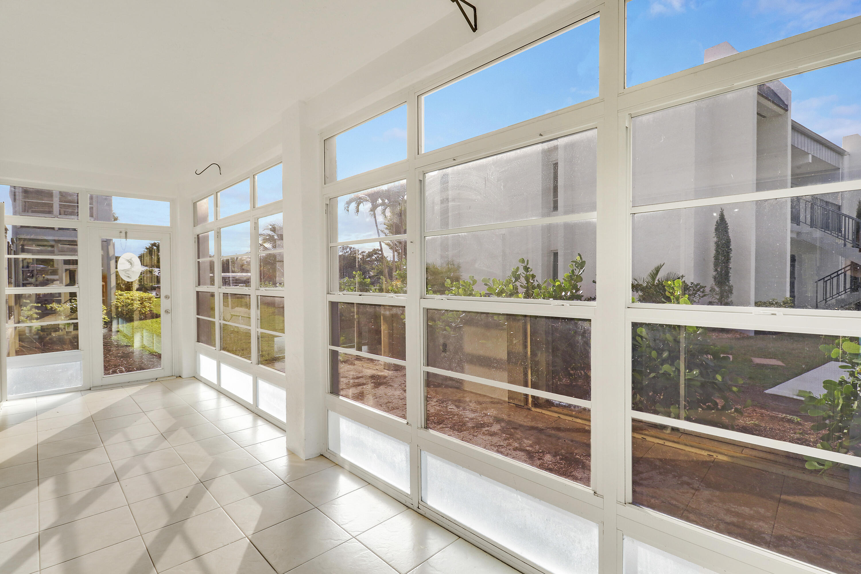 964 Northwest Spruce Ridge Drive, Unit D1 Stuart, FL 34994 - Photo 27 of 33 Patio