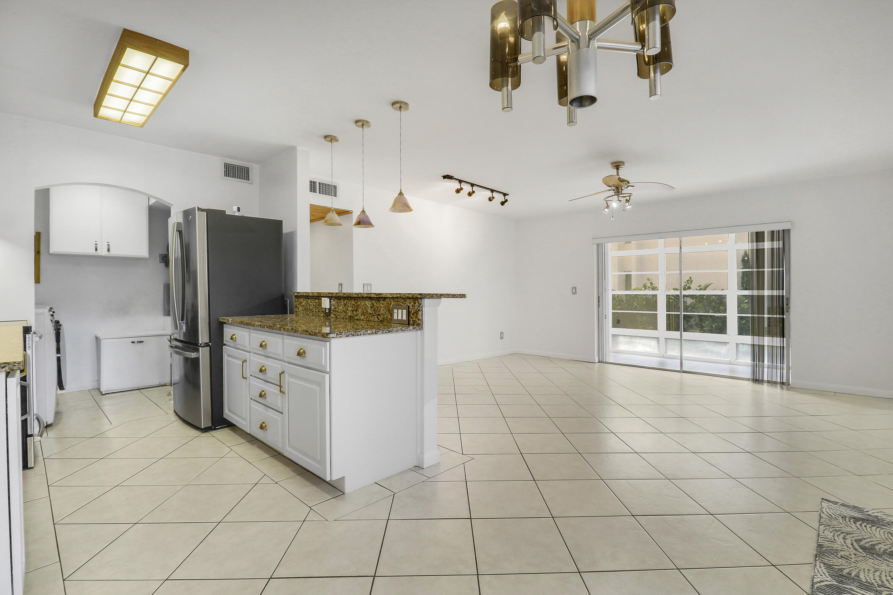 964 Northwest Spruce Ridge Drive, Unit D1 Stuart, FL 34994 - Photo 10 of 33 Kitchen