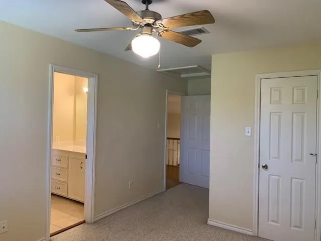 a view of empty room with window