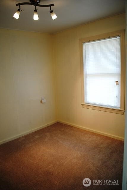3708 South Perry Street Seattle, WA 98118 - Photo 8 of 12