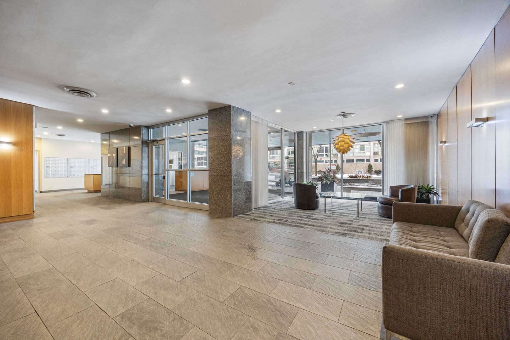 2930 North Sheridan Road, Unit 1108 Chicago, IL 60657 - Photo 8 of 24 Gallery Image 8
