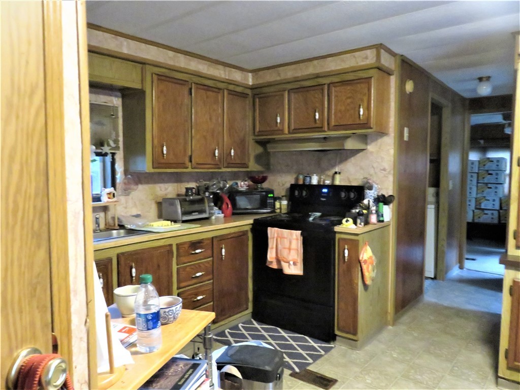 36 Rexmere Road Burrillville, RI 02839 - Photo 13 of 38