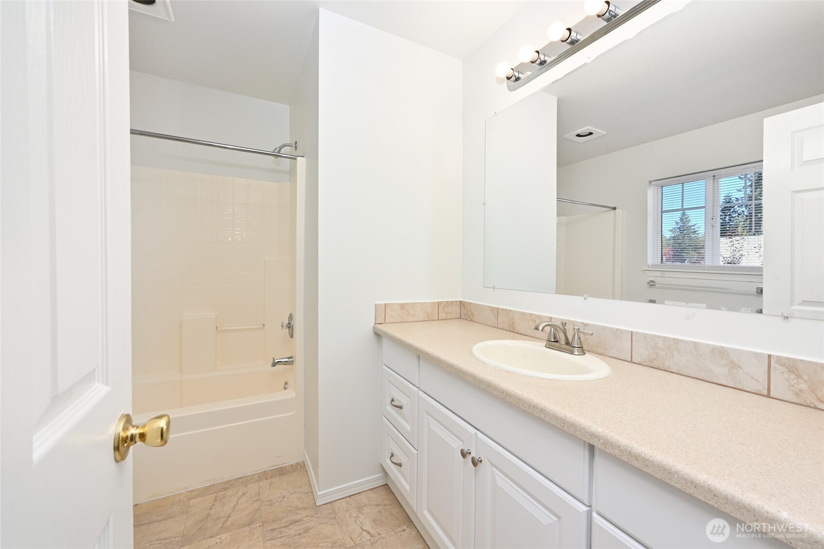 6411 Broadway Everett, WA 98203 - Photo 21 of 34