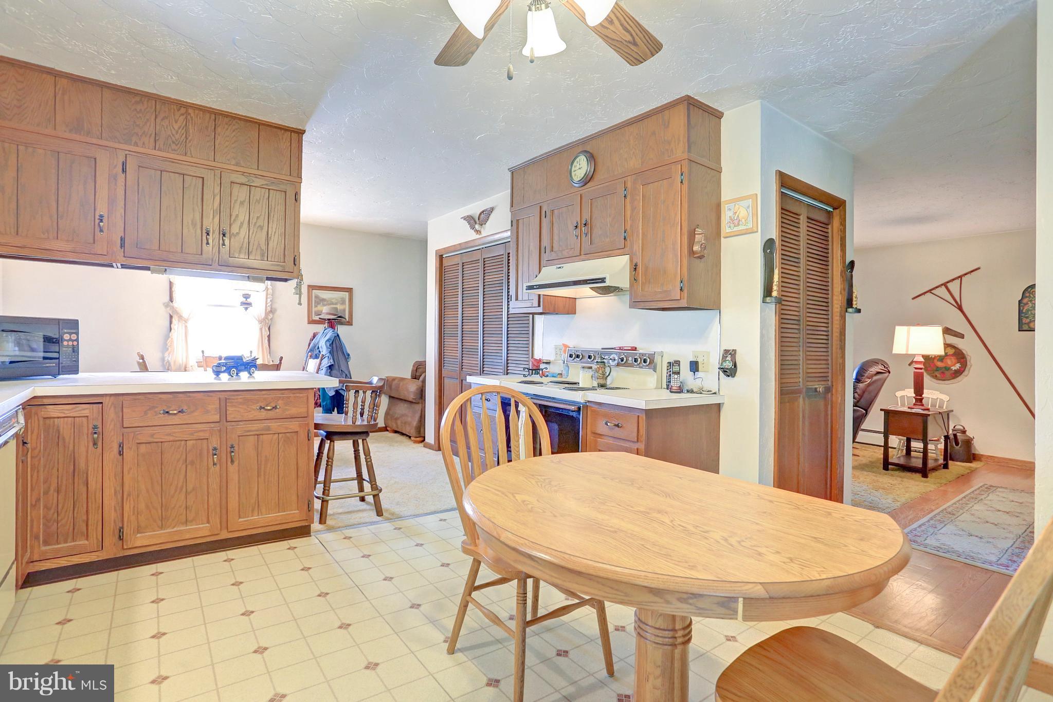 114 Iron Ridge Road Spring Grove, PA 17362 - Photo 4 of 34