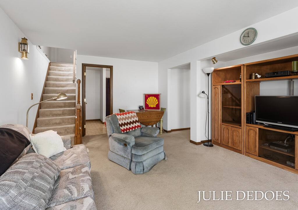 8 Summit Park Drive, Unit 8 Spring Lake, MI 49456 - Photo 27 of 46 8SummitParkDr-36LoRes