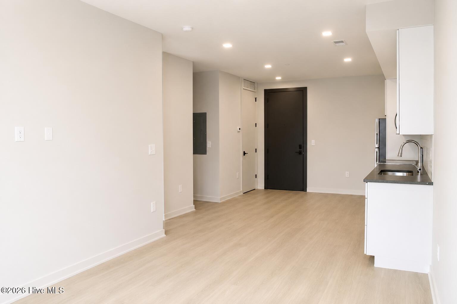 1108 Castle Street, Unit 305 Wilmington, NC 28401 - Photo 2 of 8