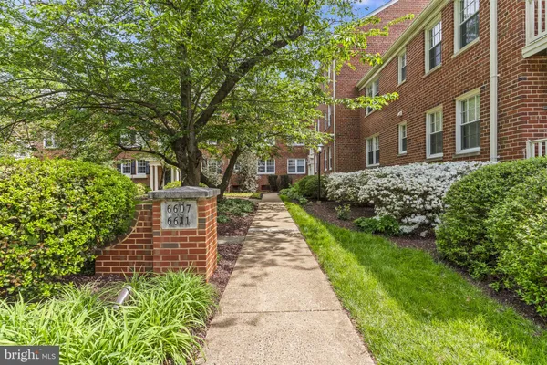 $2,328 | 6611 East Wakefield Drive, Unit B1, Alexandria, VA 22307