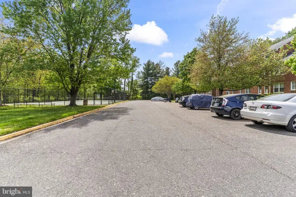 $2,328 | 6611 East Wakefield Drive, Unit B1, Alexandria, VA 22307