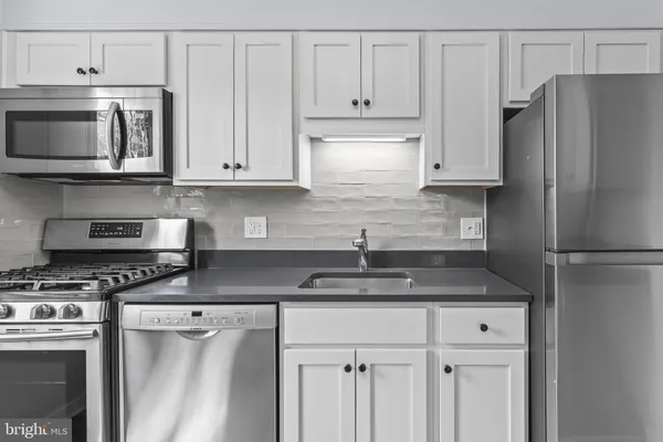 $2,328 | 6611 East Wakefield Drive, Unit B1, Alexandria, VA 22307