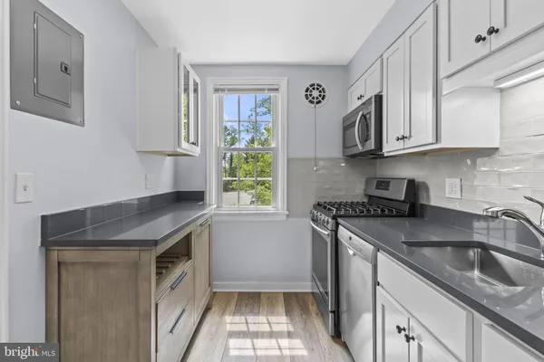 $2,328 | 6611 East Wakefield Drive, Unit B1, Alexandria, VA 22307