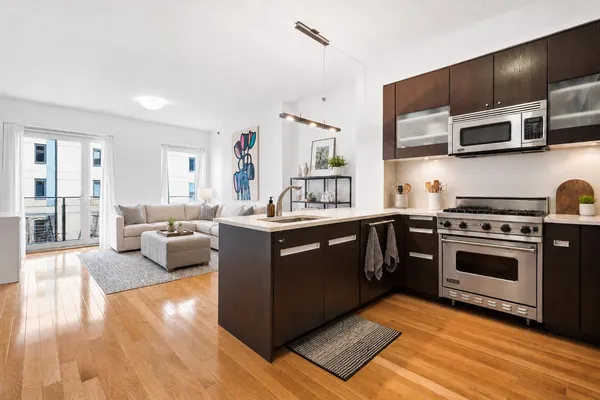 $1,150,000 | 454 West 54th Street, Unit 4K | Hell's Kitchen