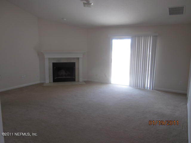 11860 Raindrop Road Jacksonville, FL 32219 - Photo 4 of 10 .