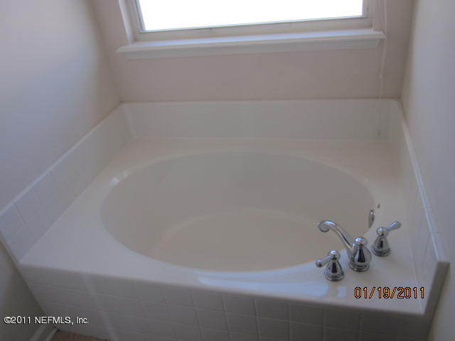 11860 Raindrop Road Jacksonville, FL 32219 - Photo 6 of 10 .